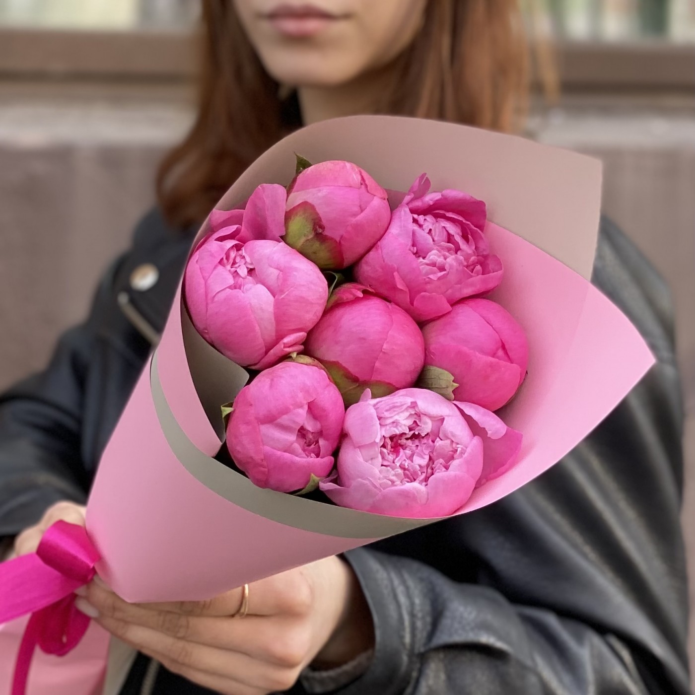 7 розовых пионов Флеминг